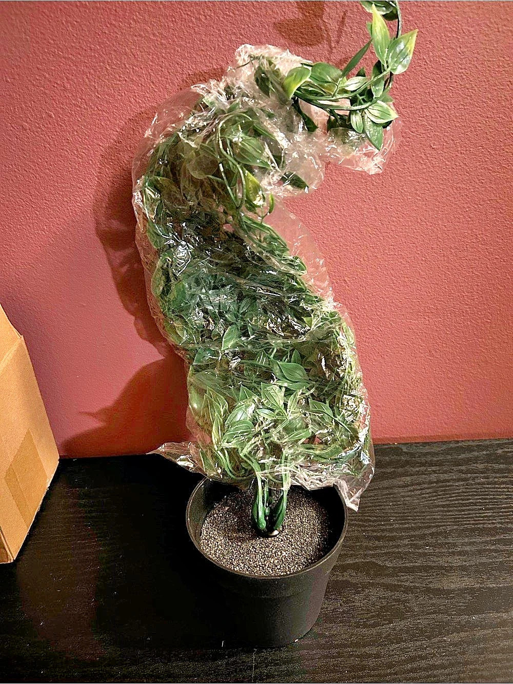Der Rose Fake Hanging Plant with Lifelike Mandala Leaves Green